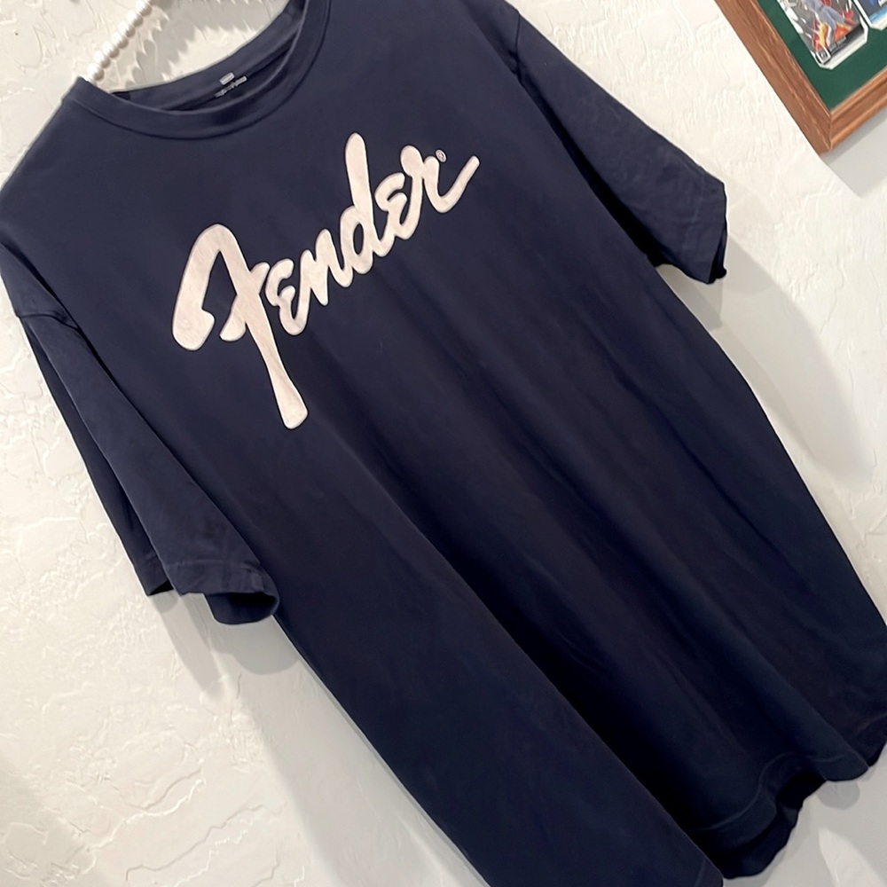 COPY - FENDER GUITAR UNISEX Shirt size Large, NWOT and I washed it